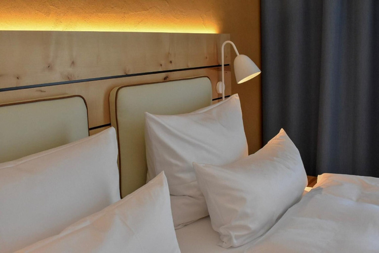 Bedroom 3, Walhalla Zen Hotel Regensburg, Regensburg