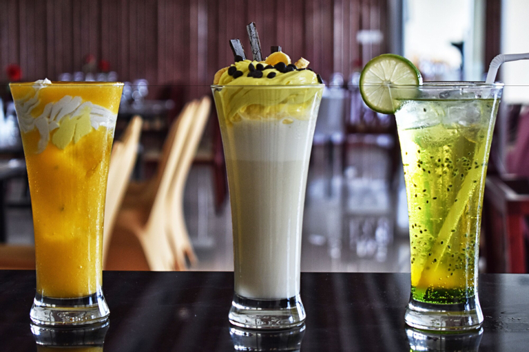 Food & Drinks 16