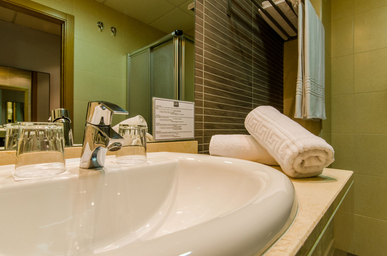 Bathroom 2, Hotel YIT Alcover, Granada