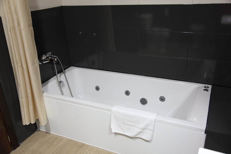 Bathroom 4, Hotel Restaurante Lorenzo, Almería
