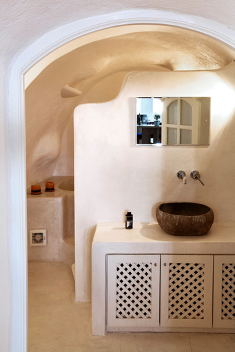 Bathroom 4, Menias Cave House, South Aegean