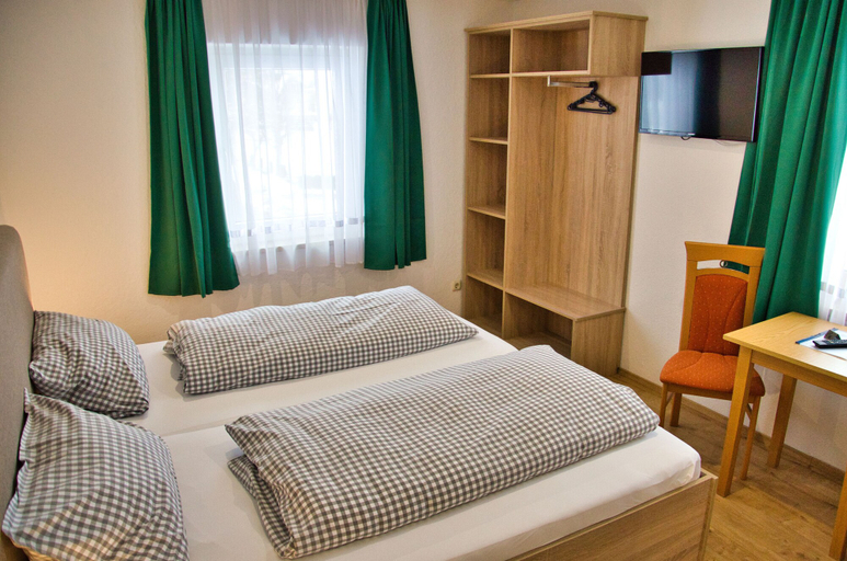 Bedroom 3, Gasthof Altmann, Cham