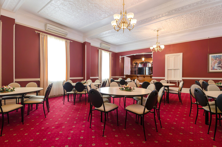 Food & Drinks 5, Criterion Hotel Warwick, Warwick - Central