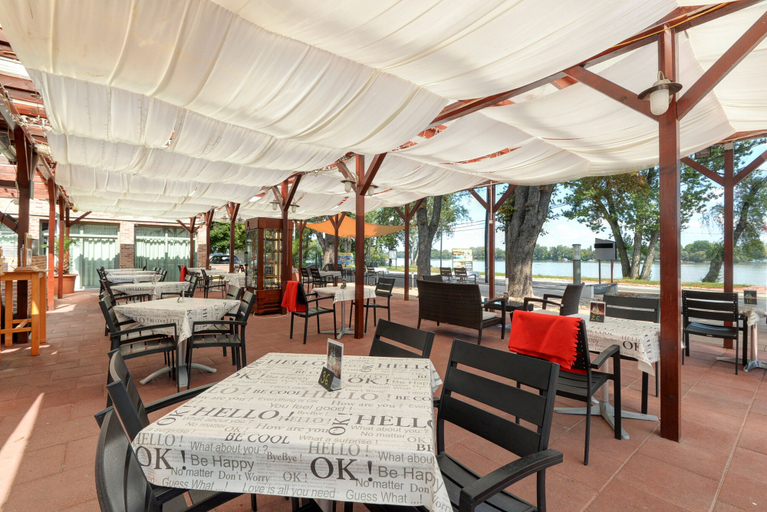 Food & Drinks 5, Holiday Beach Budapest Wellness & Conference Hotel, Budapesti