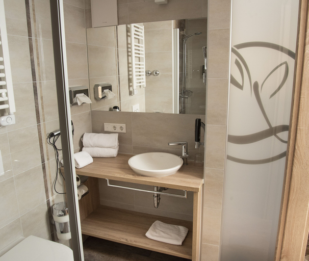 Bathroom 3, Gasthof Zum Goldenen Lamm, Weißenburg-Gunzenhausen
