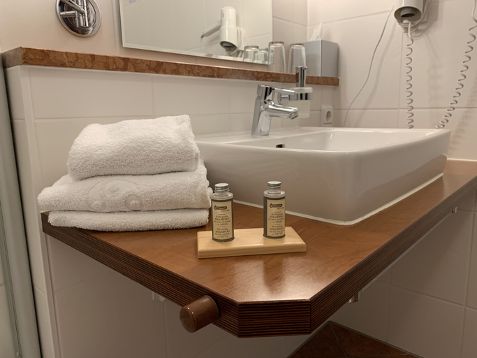 Bathroom 3, Kramerhof, Erding