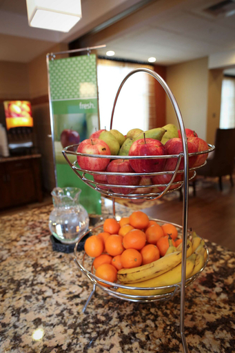 Food & Drinks 5, Hampton Inn Union City, Alameda