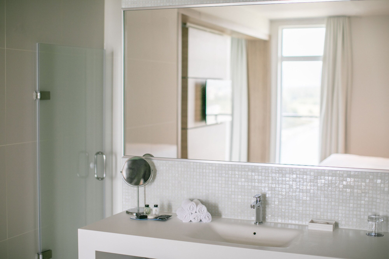 Bathroom 4, Hotel du Domaine, an Ascend Collection Hotel, L'Amiante