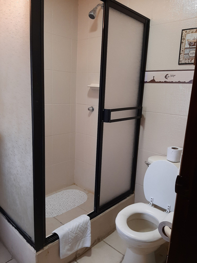 Bathroom 4, Quito Antiguo, Quito