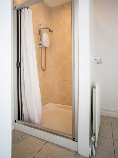 Bathroom 3, Clifton Mount Hotel, Newcastle upon Tyne