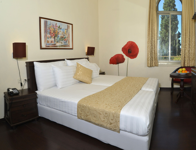 Bedroom 3, Little House in Bakah, Jerusalem