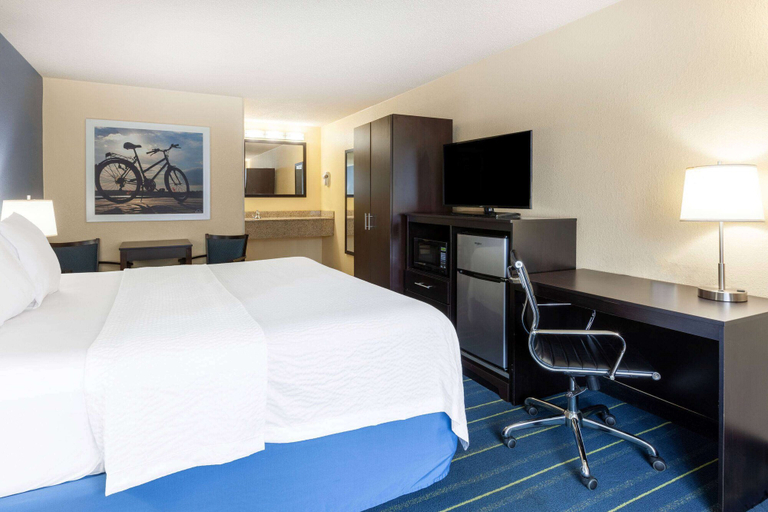 Bedroom 3, Days Inn by Wyndham Charles Town/Harpers Ferry, Jefferson