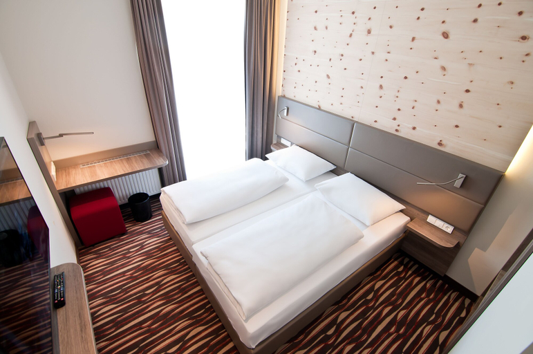 Bedroom 5, Amaro Hotel, Dachau