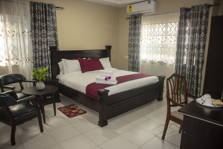 Bedroom 2, Kislas Luxury Hotel, Ga East