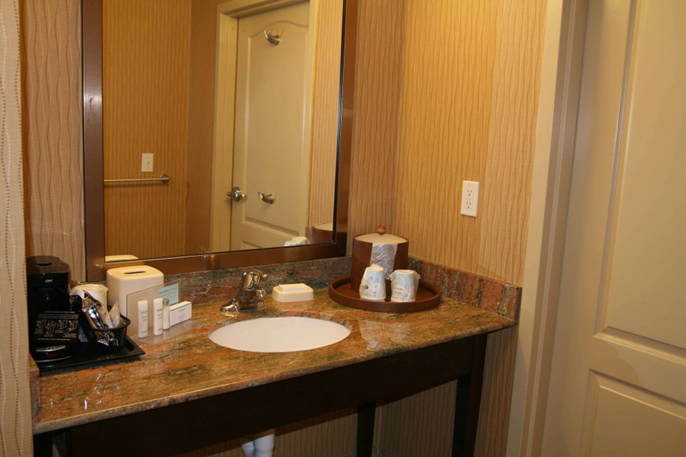 Bathroom 4, Hampton Inn Union City, Alameda