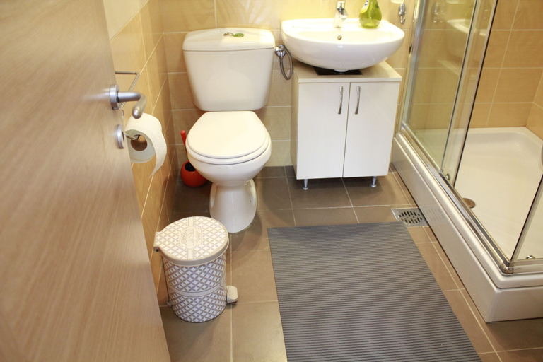 Bathroom 3, Cozy Family Apartment