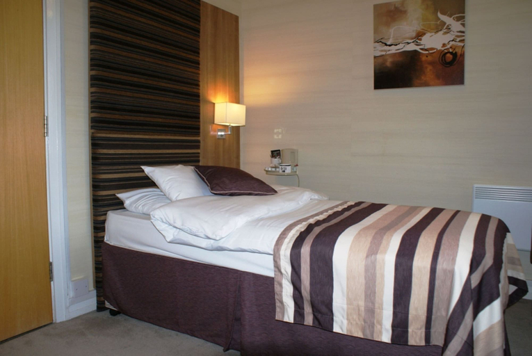 Bedroom 3, Hillscourt, Worcestershire