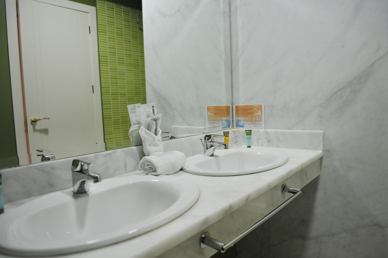 Bathroom 5, Hotel Vertice Chipiona Mar, Cádiz
