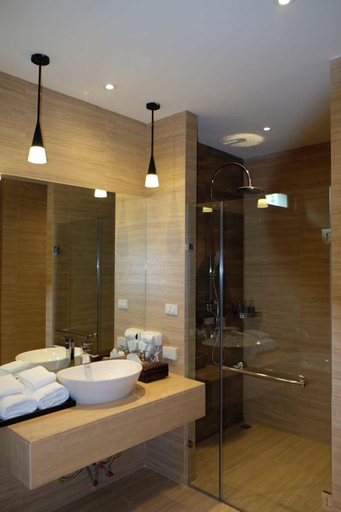 Bathroom 4, Triple Tree Beach Resort, Cha-Am