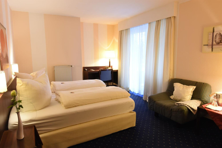 Bedroom 3, Senator Hotel, Bielefeld