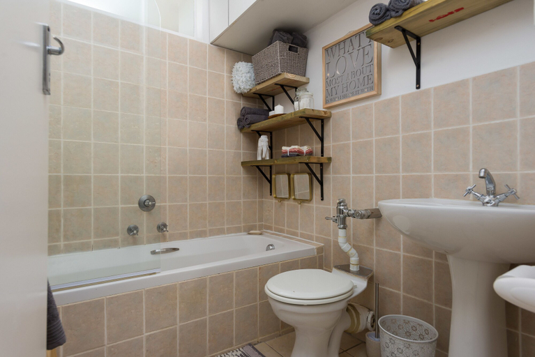 Bathroom, St Martini 416, City of Cape Town
