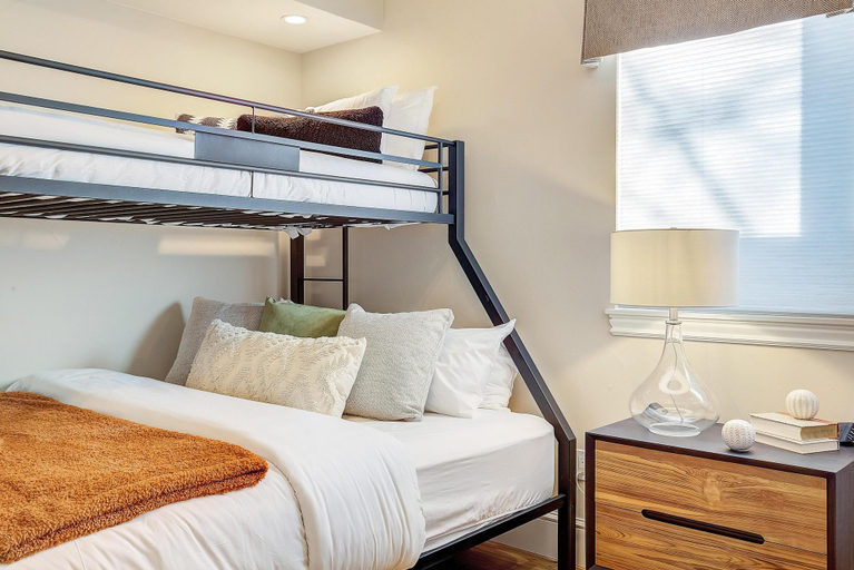 Others 5, Luxe Family Getaway - Pool Table, Denver