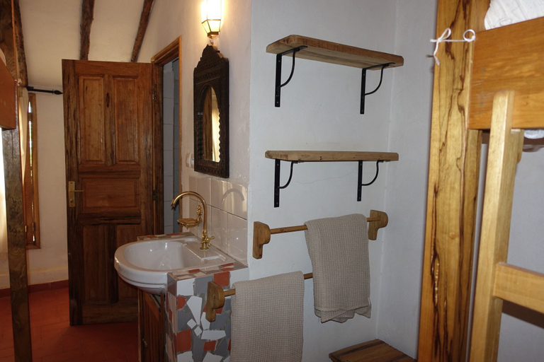 Bathroom 5, Keur Marrakis, Mbour