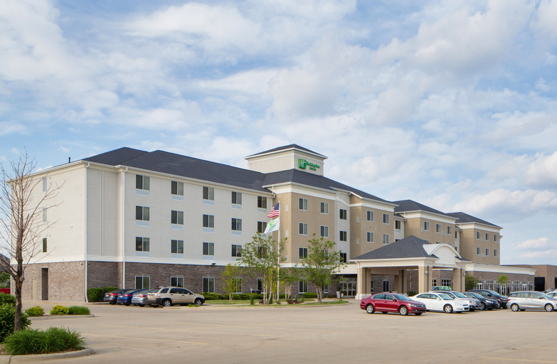 Exterior & Views 5, Holiday Inn & Suites BLOOMINGTON-AIRPORT, McLean
