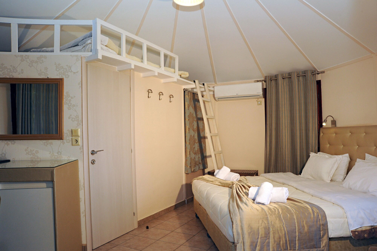 Bedroom 3, Chrissa Camping Rooms & Bungalows, Central Greece