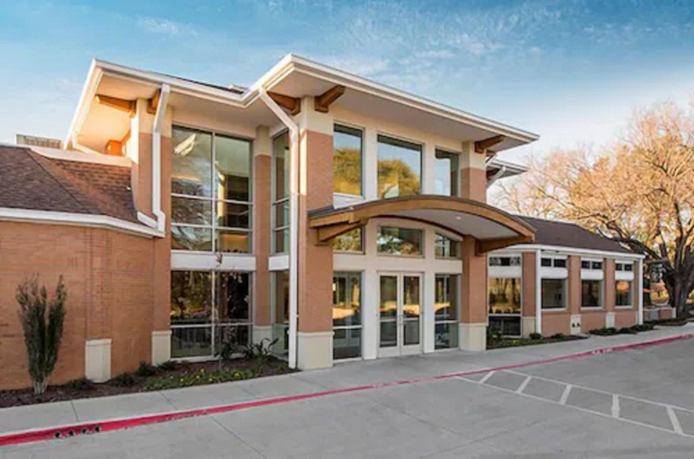 Exterior & Views 2, Cooper Hotel Conference Center & Spa, Dallas