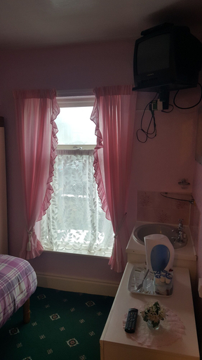 Others 4, Gracelands Guest House, Blackpool