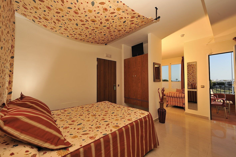 Bedroom 2, Atrium Hotel, Murcia