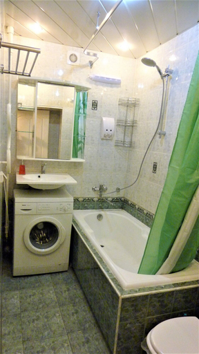 Bathroom, Istok Apartments, Southern