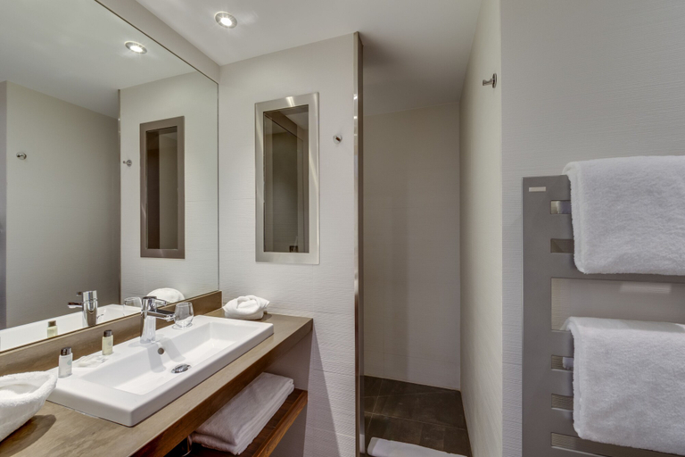 Bathroom 4, Chalet Hôtel du Fornet, Savoie