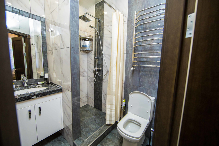Bathroom 2, ERA on Tsimbalina, Sankt-Peterburg gorsovet