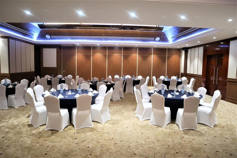Business Facilities 4, Golden Tulip Headington Ruwi, Muscat