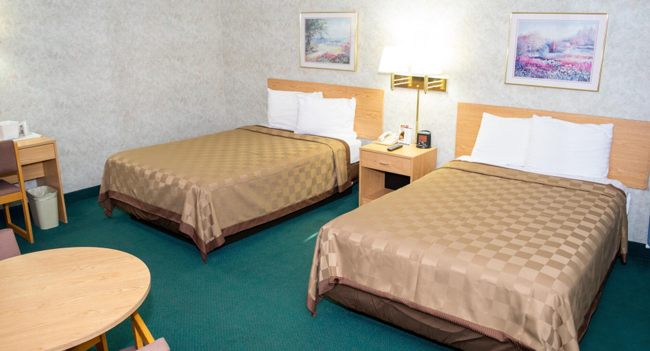 Bedroom 2, Regency Inn Perrysburg, Wood