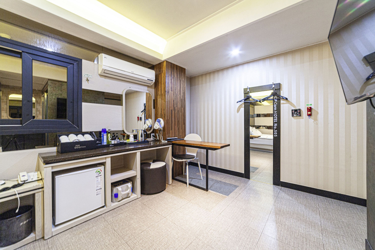 Others 5, Busan station Popcorn Hotel, Dong