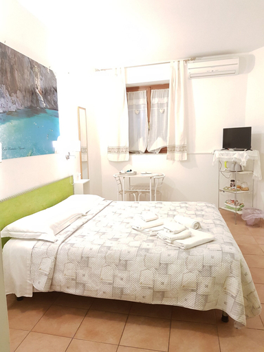 Bedroom 3, Affittacamere Maristella, Cagliari