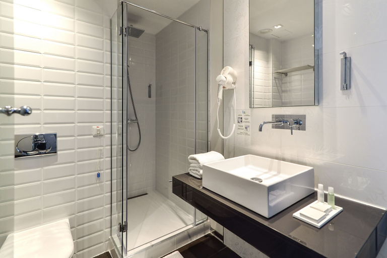 Bathroom 5, Belgrade Art Hotel, a member of Radisson Individuals, Belgrade