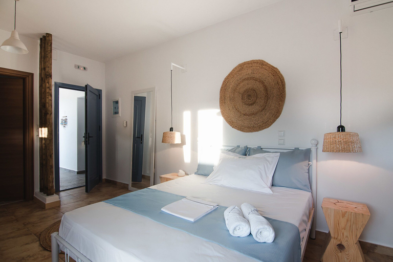 Bedroom 4, Kallisti Studios, Central Greece