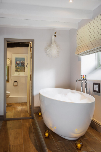 Bathroom 4, The Hideaway & Spa Terrace at Tregoose Old Mill, Cornwall