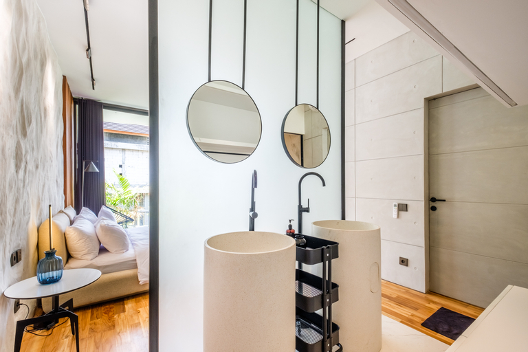 Bathroom 11