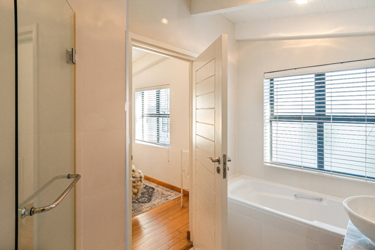 Bathroom 4, The Ivy Apartments, Cape Winelands