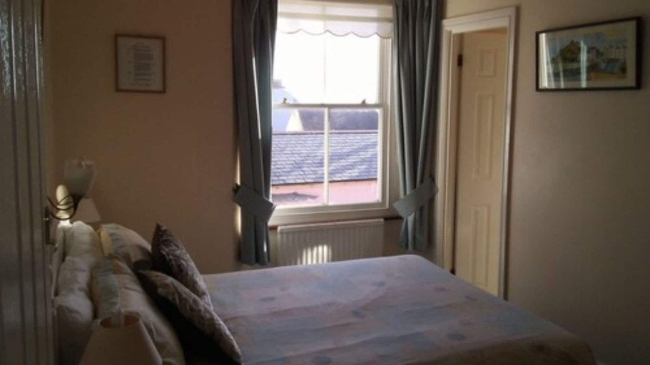 Bedroom 2, Myrtle House Hotel, Pembrokeshire