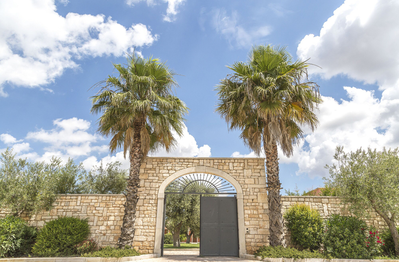 Exterior & Views 2, Hotel Relais Antica Masseria, Bari