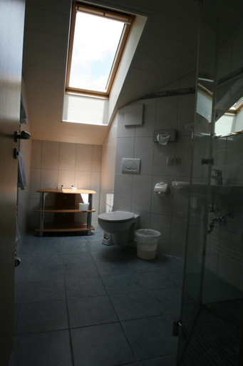 Bathroom 4, Hotel Cafe Hanfstingl, Bad Tölz-Wolfratshausen