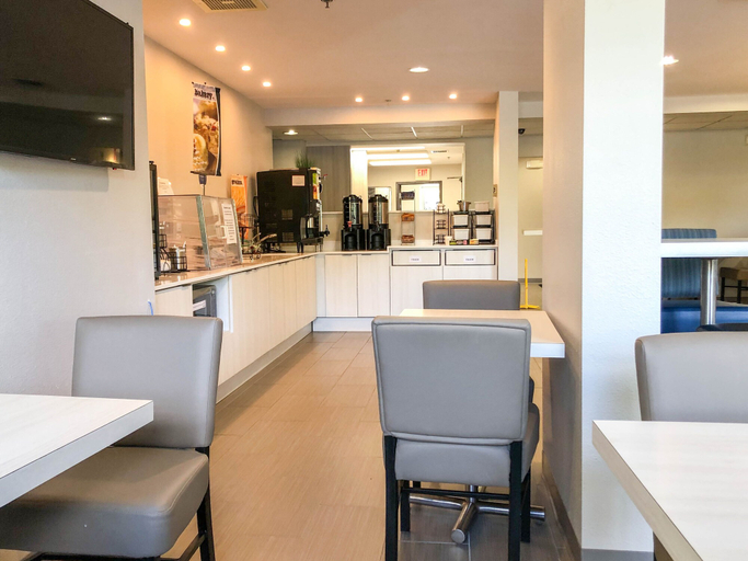 Food & Drinks 5, Microtel Inn & Suites By Wyndham Eagan/St Paul, Dakota