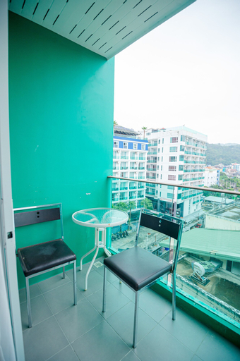 Exterior & Views 14
