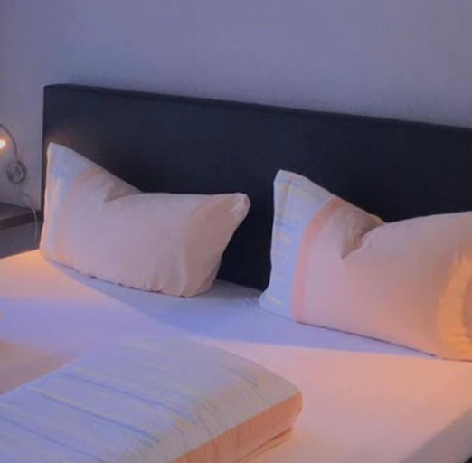 Bedroom 2, Hotel am Kirschberg, Gießen